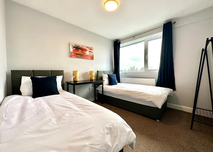 Spacious 3 Double Bedroomed House In Bicester